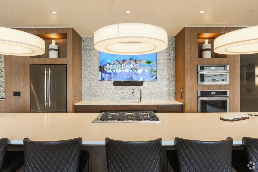 More Photos Of 2450 Valdez St, Oakland Apartments For Lease