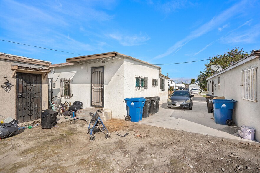 More Photos Of 2104 E 113th St, Los Angeles Multifamily For Sale