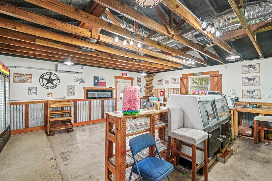 More Photos Of 9772 FM 1696 Rd, Bedias Storefront For Sale