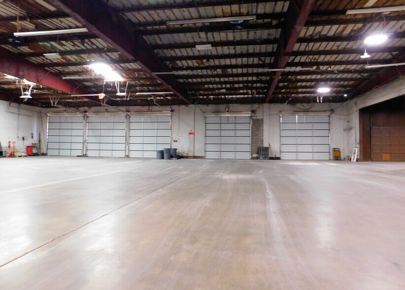 More Photos Of 720 SW F Ave, Lawton Manufacturing For Sale