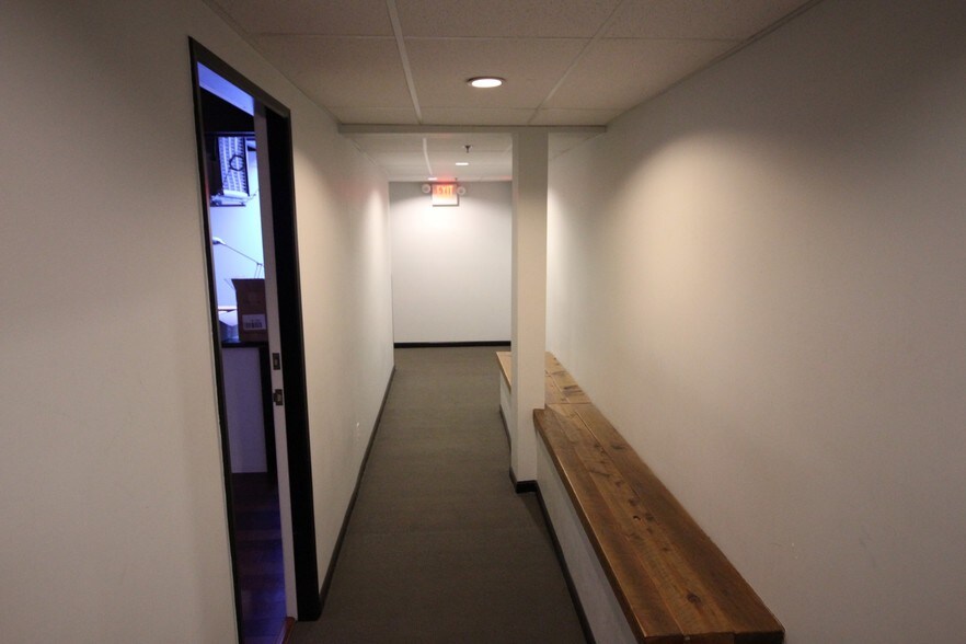 More Photos Of 430 Railway St, Vancouver Loft Creative Space For Lease
