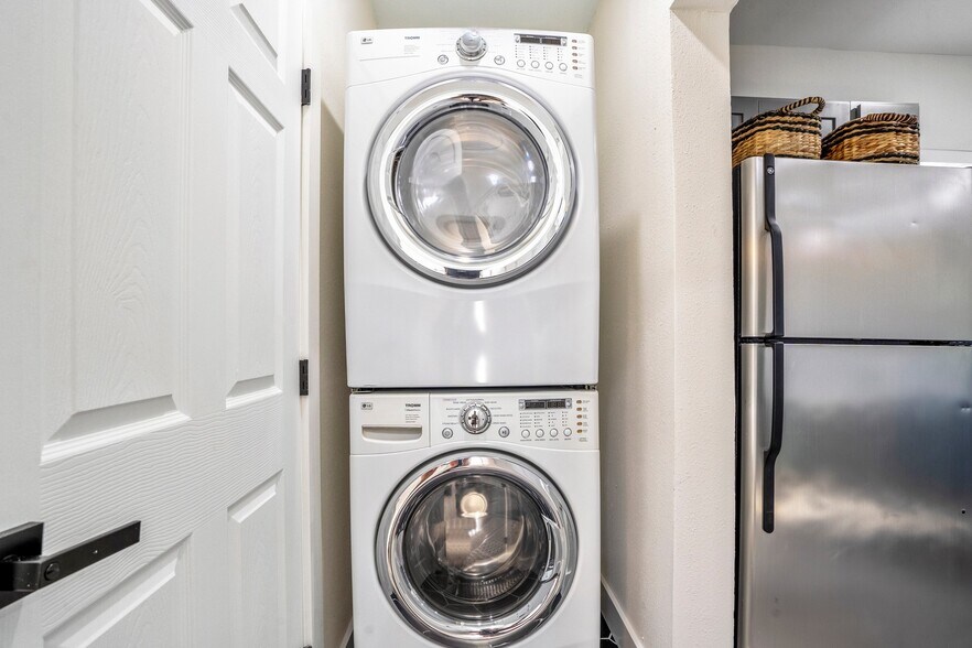More Photos Of 5 Estelle St, Houston Multifamily For Sale