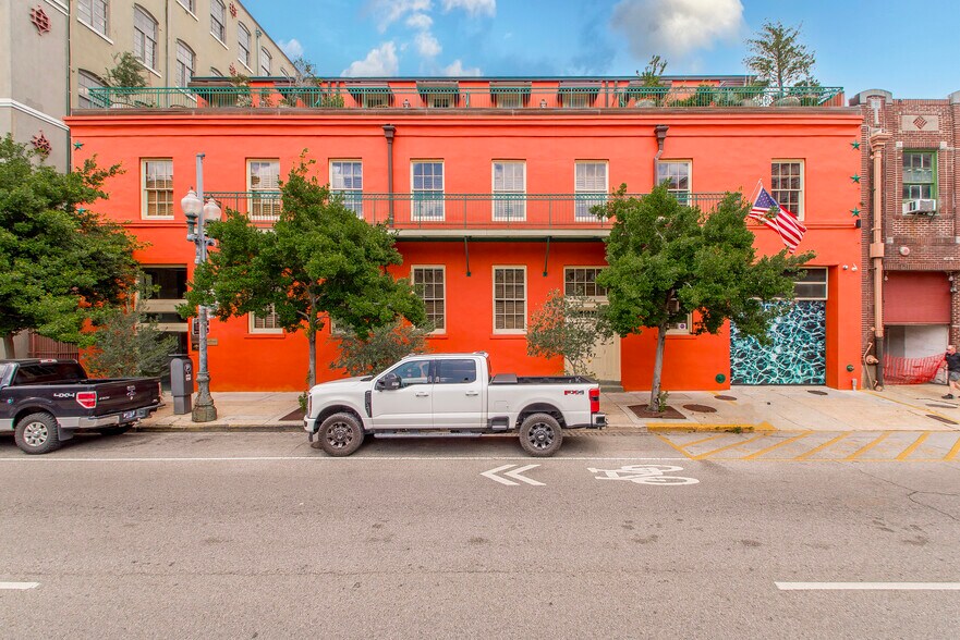 More Photos Of 747 Magazine St, New Orleans Office For Sale