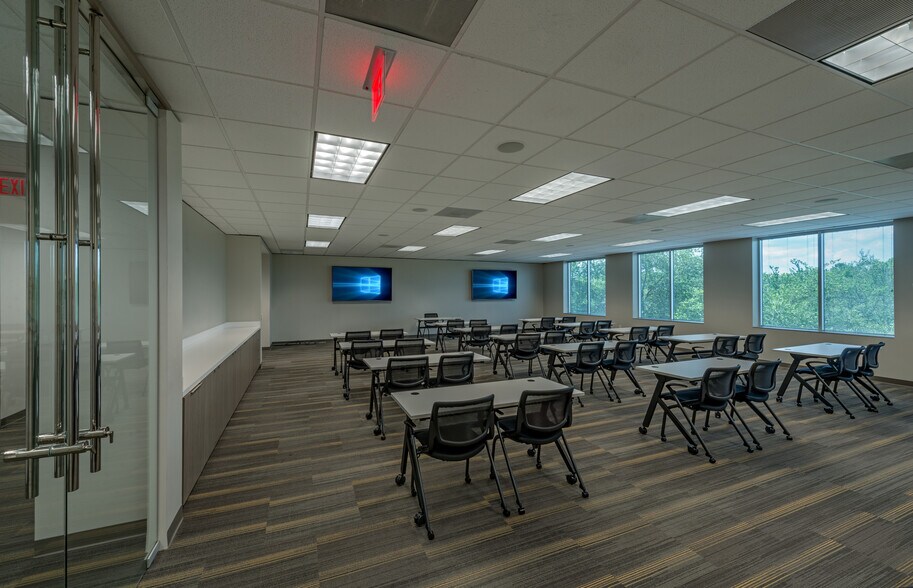 More Photos Of 15115 Park Row, Houston Office For Lease