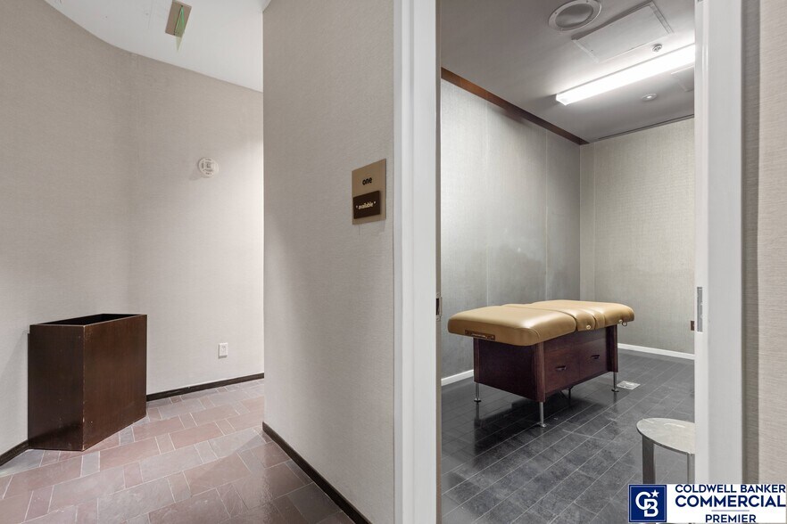 More Photos Of 4381 W Flamingo Rd, Las Vegas Hotel For Lease