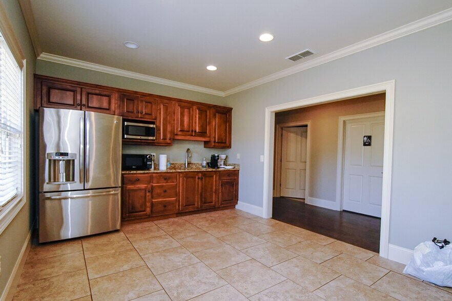 More Photos Of 3651 Mars Hill Rd, Watkinsville Office For Lease