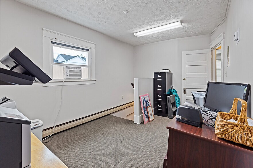 More Photos Of 323 State St, Augusta Office Residential For Sale