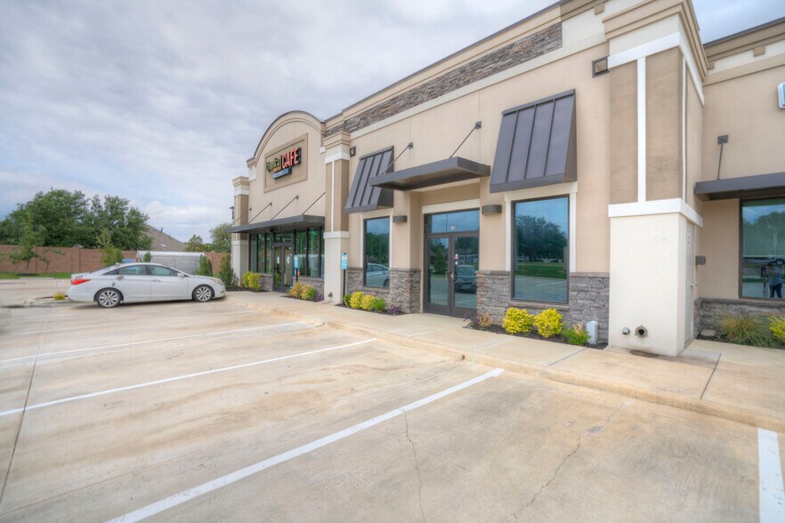 More Photos Of 2840 Flower Mound Rd, Flower Mound General Retail For Lease