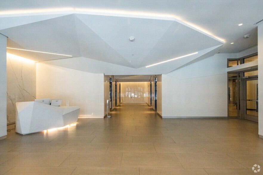 More Photos Of 671 N Glebe Rd, Arlington Office For Lease