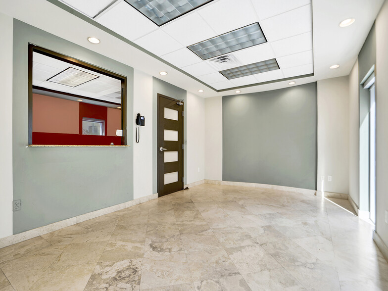 More Photos Of 4070 Laguna St, Coral Gables Medical For Lease
