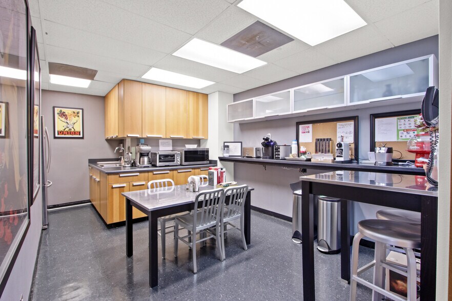 More Photos Of 200 N Tustin Ave, Santa Ana Office For Sale