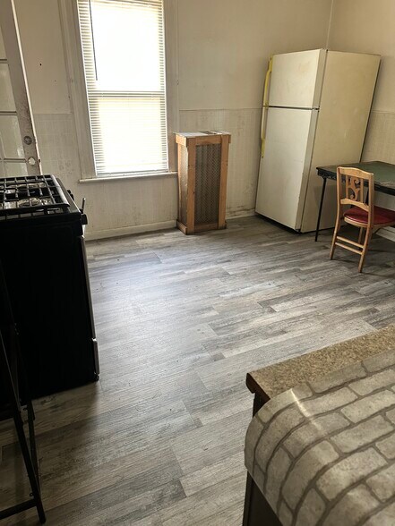 More Photos Of , Bridgeport Unknown For Sale