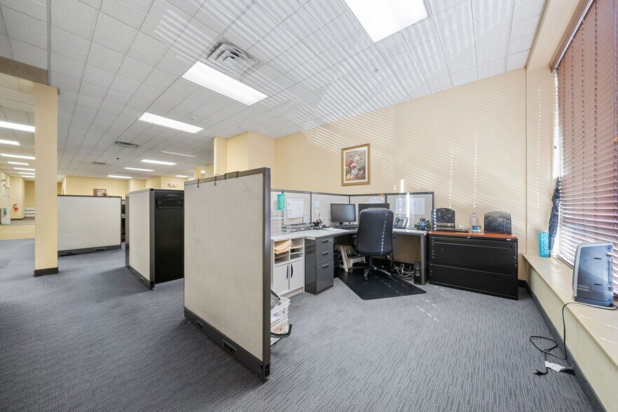 More Photos Of 2535 John F Kennedy Blvd, Jersey City Medical For Lease