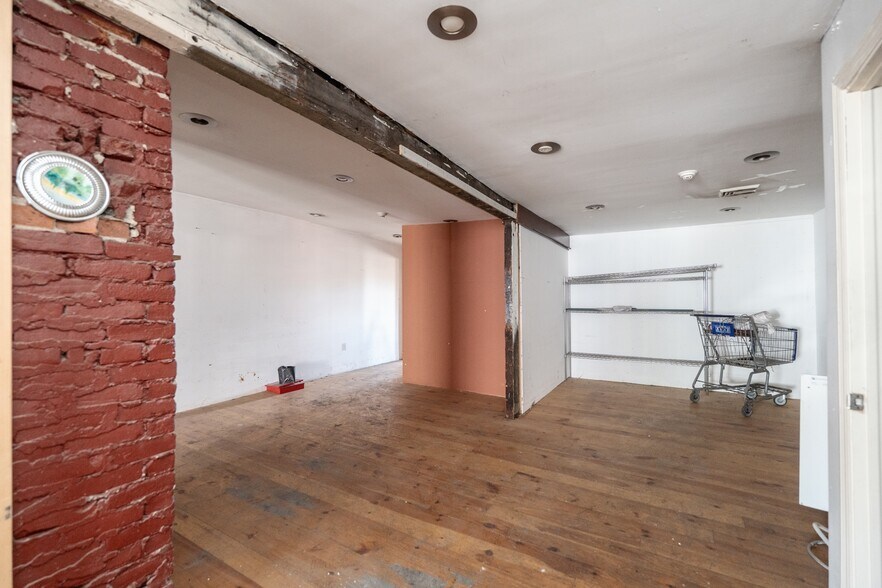 More Photos Of 57 N Front St, Kingston Storefront Retail Residential For Sale