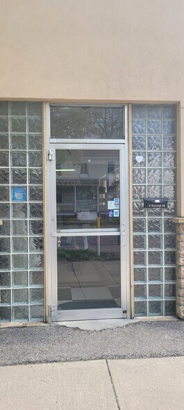 More Photos Of 122 W William St, Delaware Freestanding For Lease