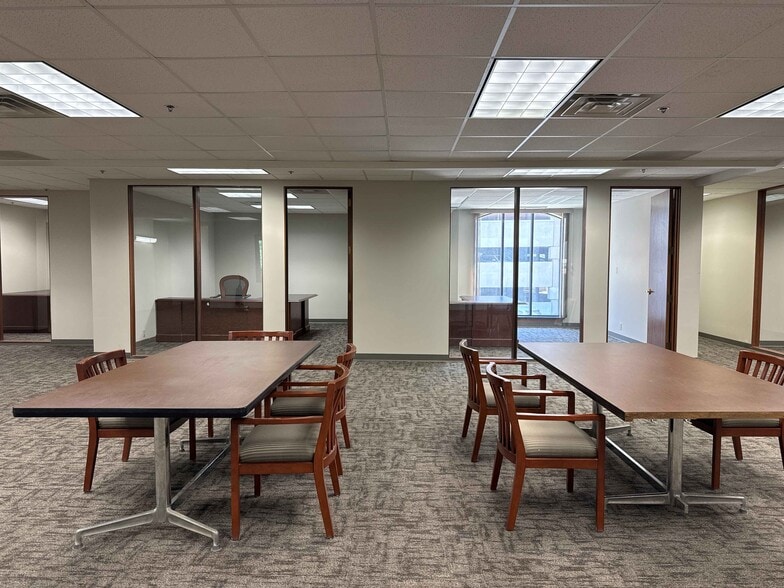 More Photos Of 320 3rd St SE, Cedar Rapids Office For Lease