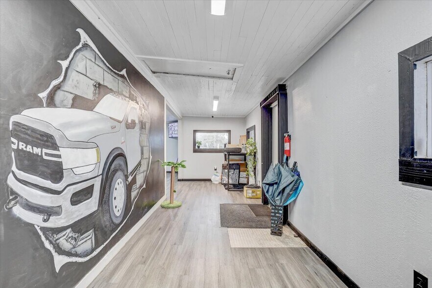 More Photos Of 11309 E US Highway 92, Seffner Flex For Sale