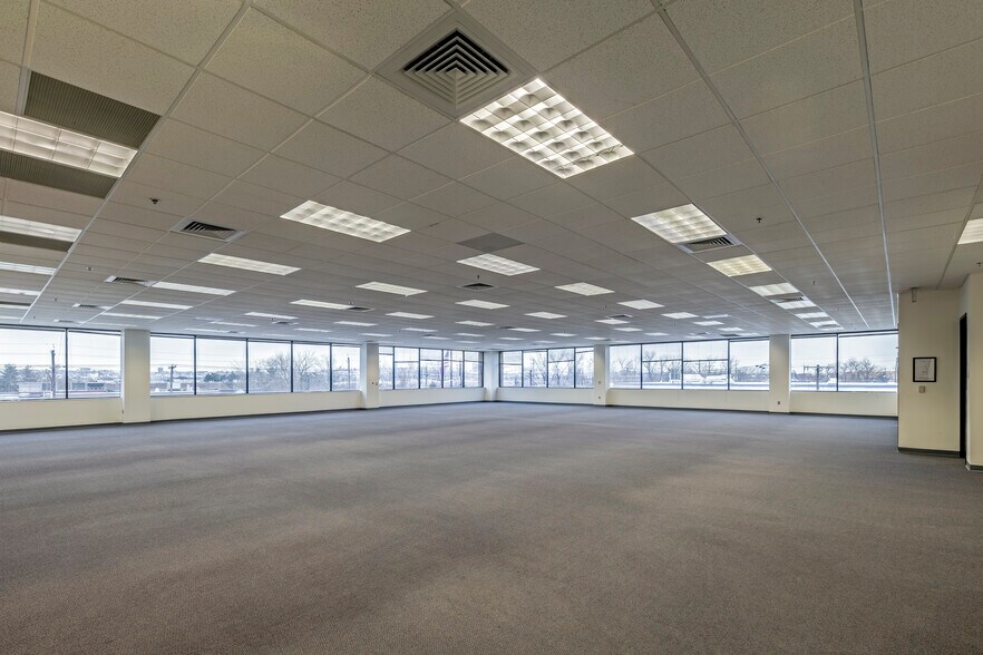More Photos Of 760 Washington Ave, Carlstadt Light Distribution For Lease