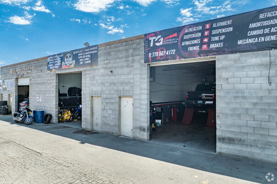 More Photos Of 2530 Sutro St, Reno Showroom For Lease