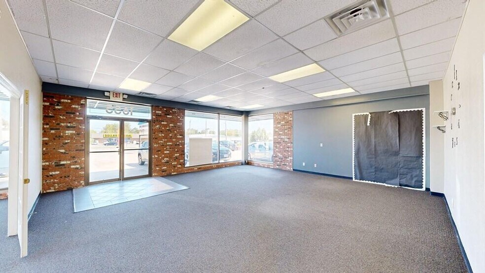 More Photos Of 1653-1655 W 4th St, Mansfield General Retail For Sale