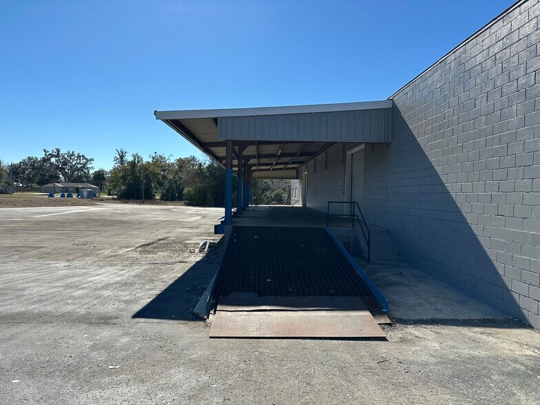 More Photos Of 12 NW 5th Pl, Williston Manufacturing For Lease