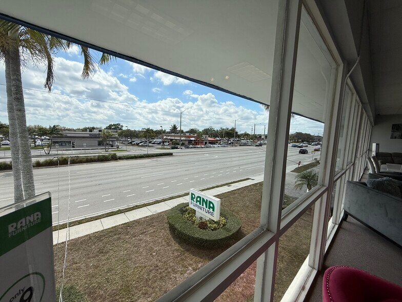 More Photos Of 7979 Pines Blvd, Pembroke Pines Storefront Retail Office For Sale