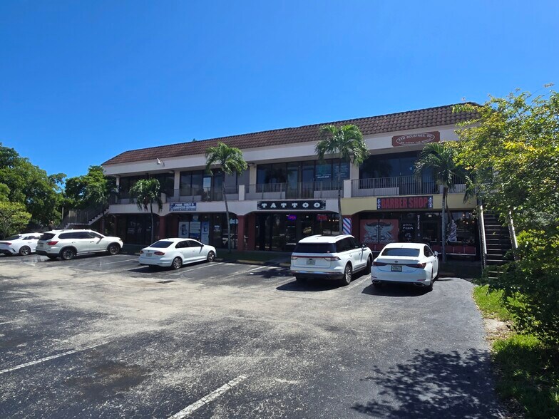 More Photos Of 600 W 44th St, Oakland Park Loft Creative Space For Lease