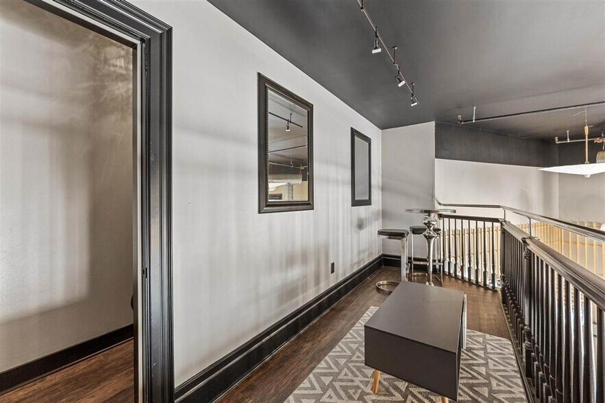 More Photos Of 1010 Martin St, Iowa City Office For Sale