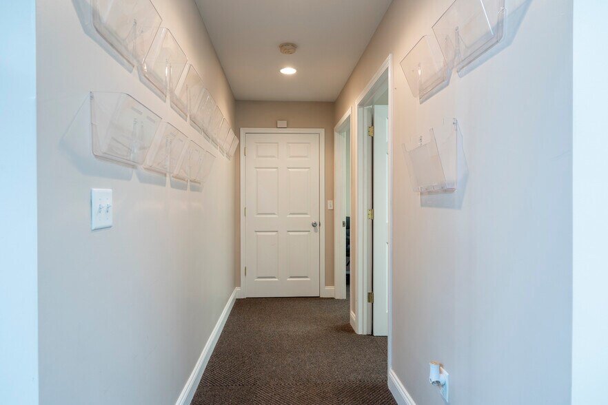 More Photos Of 210 N West St, Hillsboro Office For Sale