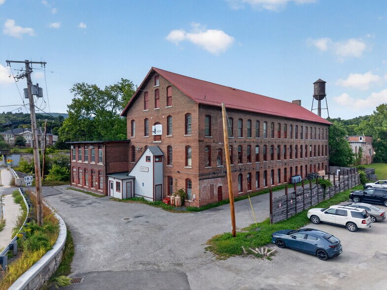 More Photos Of 420 Park St, Housatonic Flex For Sale