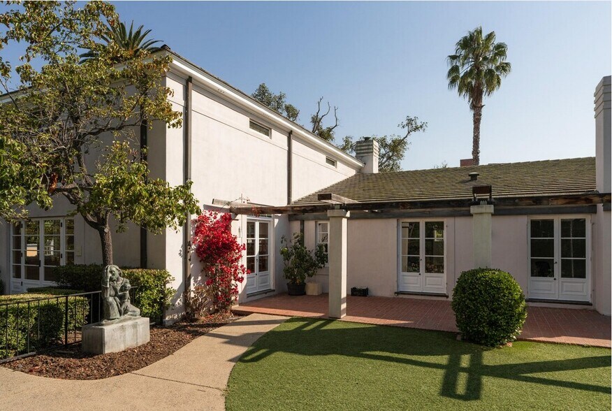 More Photos Of 1600 Santa Barbara St, Santa Barbara Apartments For Sale