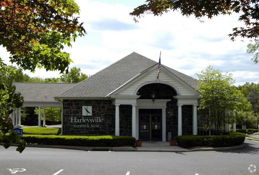 More Photos Of 1017 N Bethlehem Pike, Ambler Bank For Lease