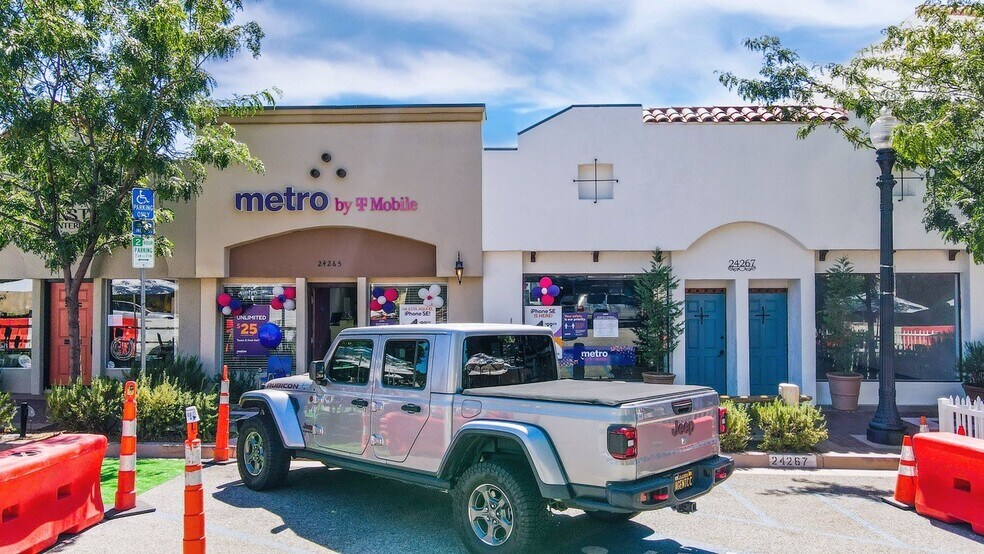 More Photos Of 24263 Main St, Newhall Storefront For Sale