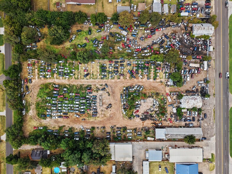 More Photos Of 1821-1823 S May Ave, Oklahoma City Auto Salvage Facility For Sale