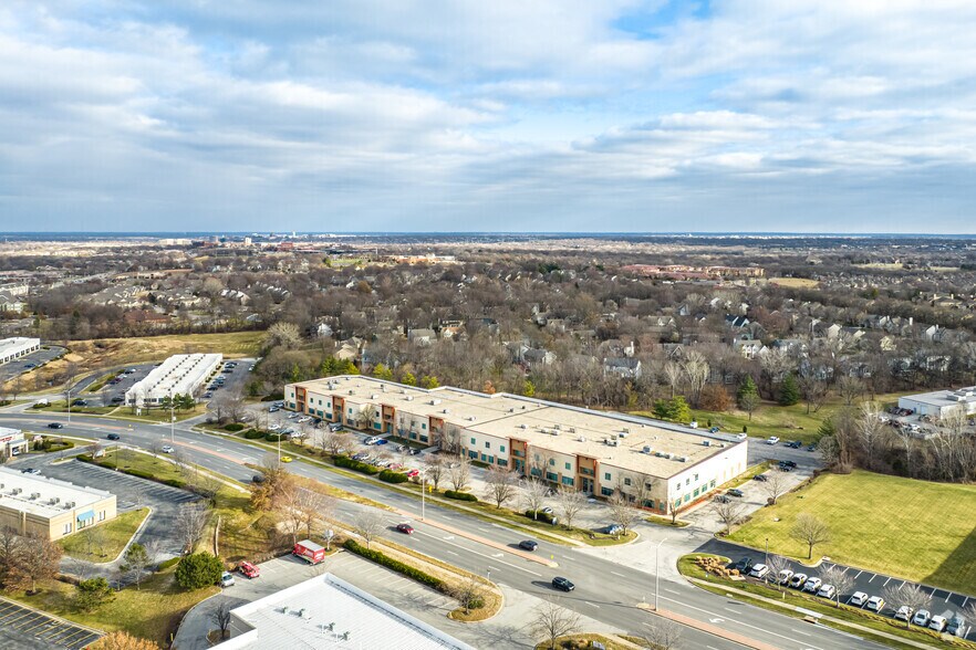 More Photos Of 11301-11325 Strang Line Rd, Lenexa Flex For Lease