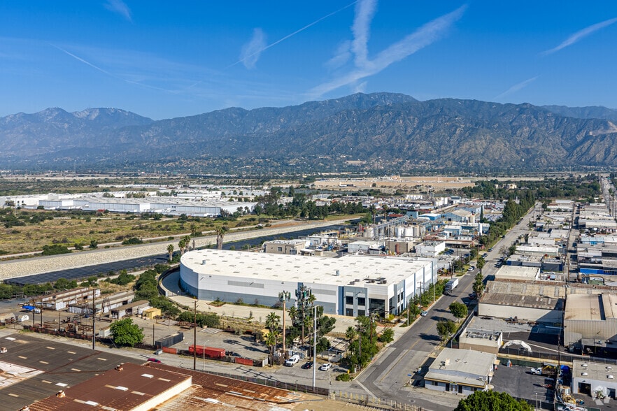 More Photos Of 415 S Motor Ave, Azusa Warehouse For Lease