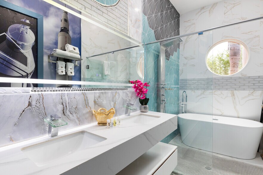 More Photos Of 1015 Fantasy Dr, Davenport Specialty For Sale