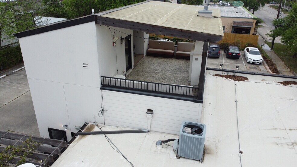 More Photos Of 801 Studewood St, Houston Restaurant For Lease