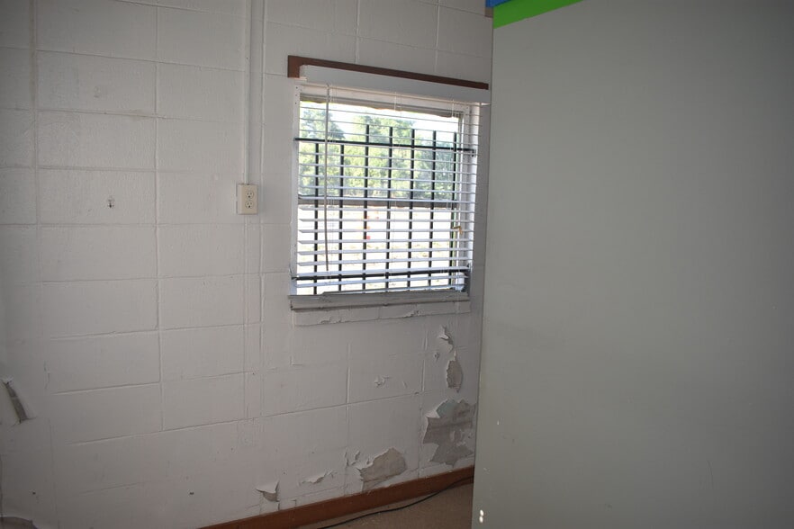 More Photos Of 1484 Broad St, Augusta Freestanding For Sale