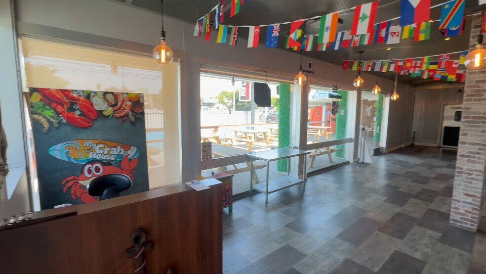 Primary Photo Of 5818-5820 Melrose Ave, Los Angeles Restaurant For Lease
