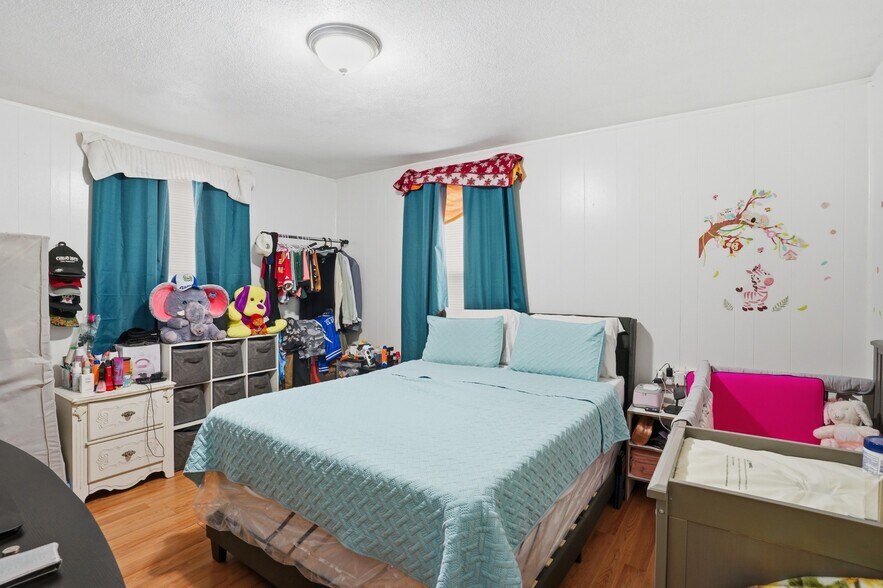 More Photos Of 17 Ledge St, Providence Apartments For Sale