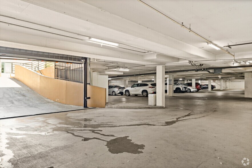 More Photos Of 3535 Cahuenga Blvd W, Studio City Storefront Retail Office For Lease