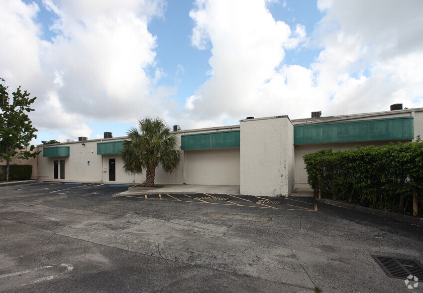 More Photos Of 10150-10180 W Sample Rd, Pompano Beach Unknown For Lease