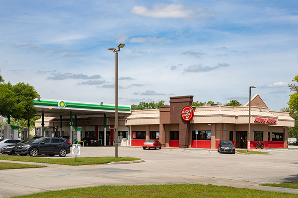 Primary Photo Of 331 NE 20th St, Ocala Service Station For Sale