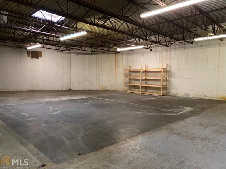 More Photos Of 31 June St Ne, Rome Warehouse For Sale