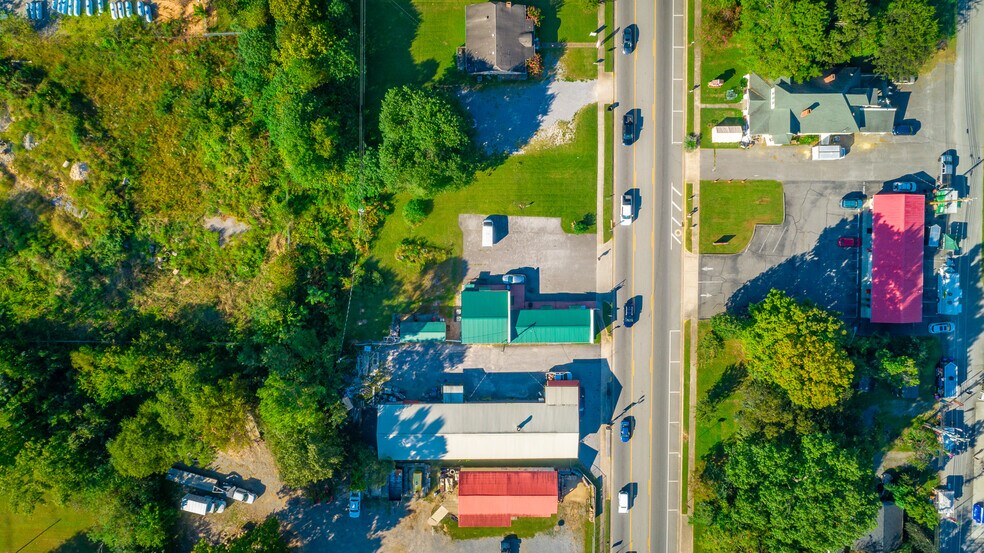 More Photos Of 15781 Rankin Ave, Dunlap Freestanding For Sale