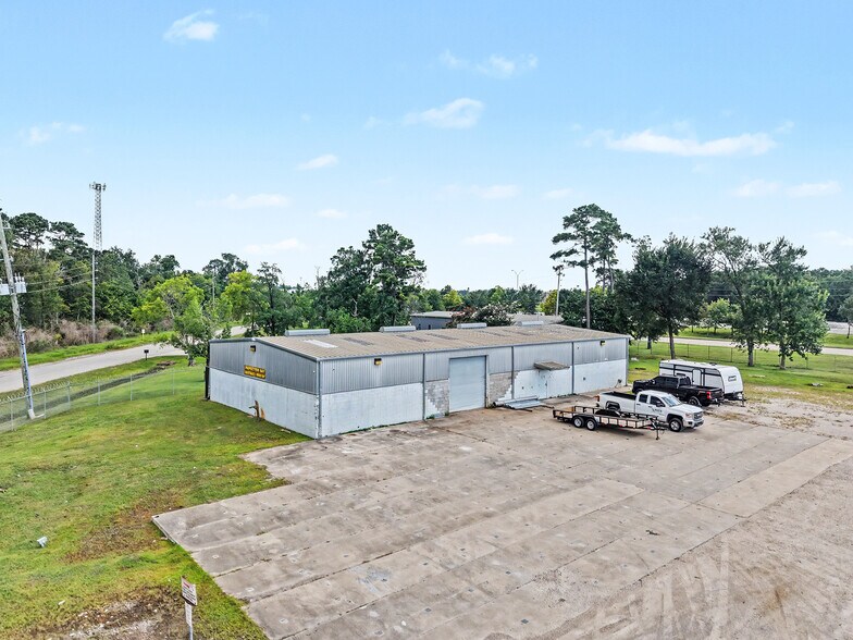 More Photos Of 11211 Hornberger Rd, Houston Warehouse For Sale