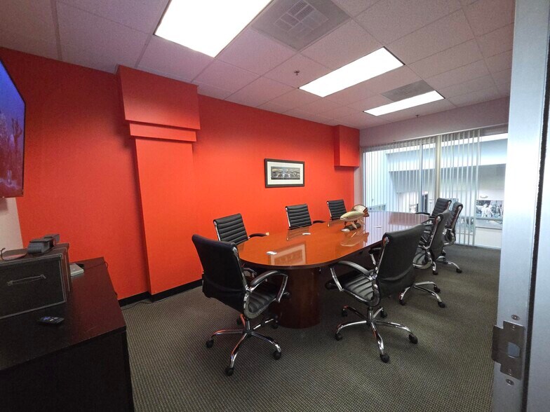 More Photos Of 900 Cummings Ctr, Beverly Medical For Lease