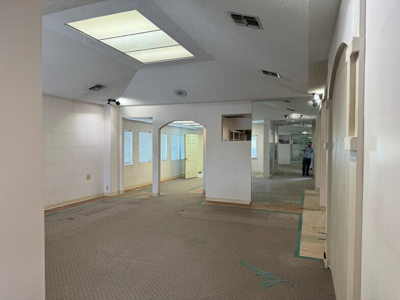 More Photos Of 6461 Southwest Blvd, Benbrook Storefront Retail Office For Lease