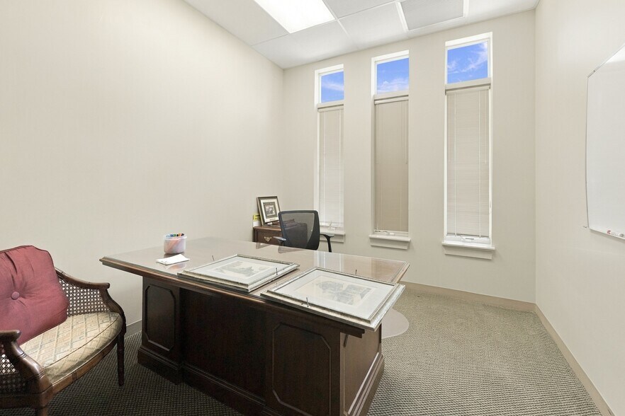 More Photos Of 1354 N Laura St, Jacksonville Office For Sale
